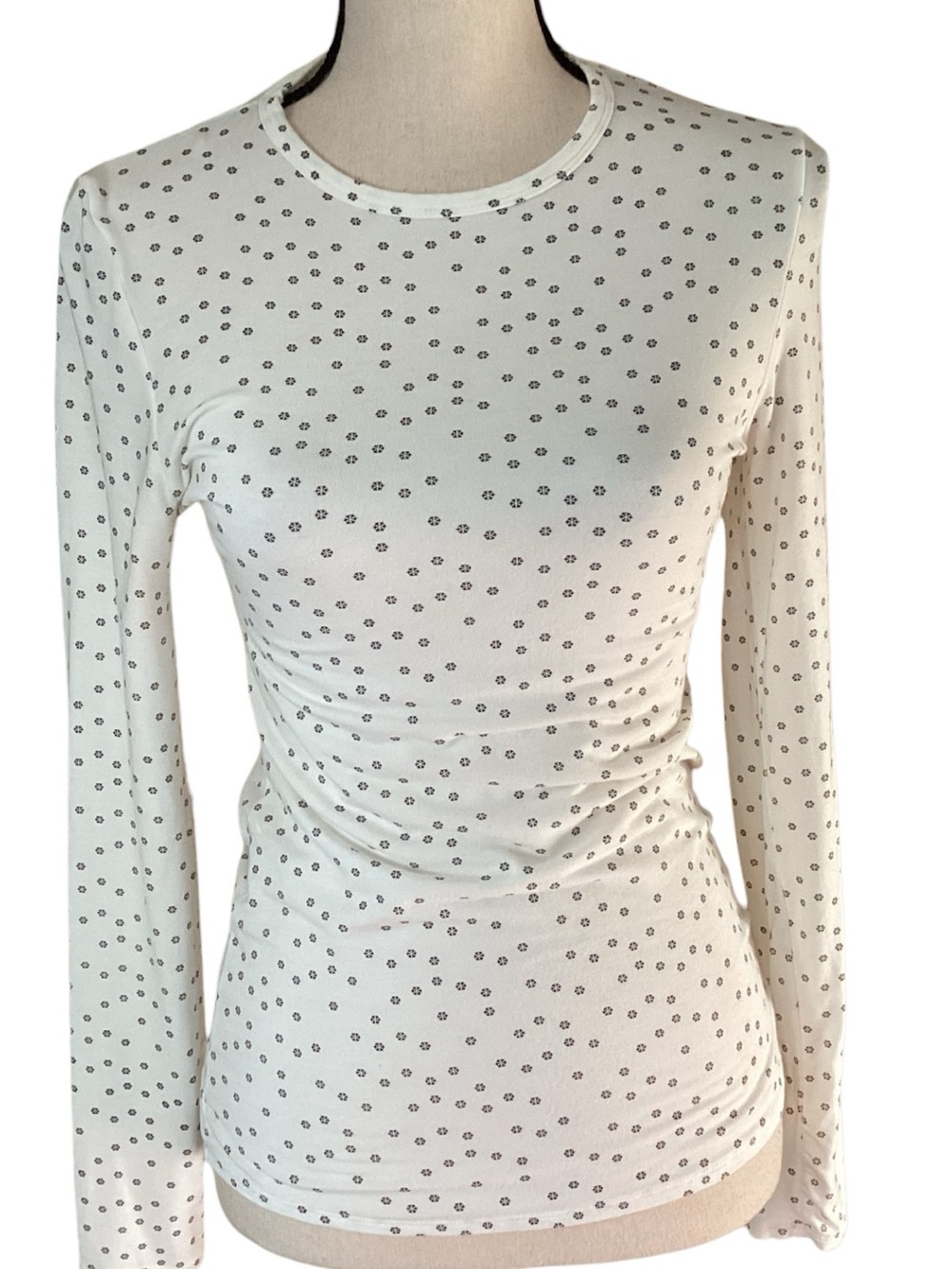 Cuddl Duds Softwear Stretch Ivory Snowflake Long Sleeve Top Small
